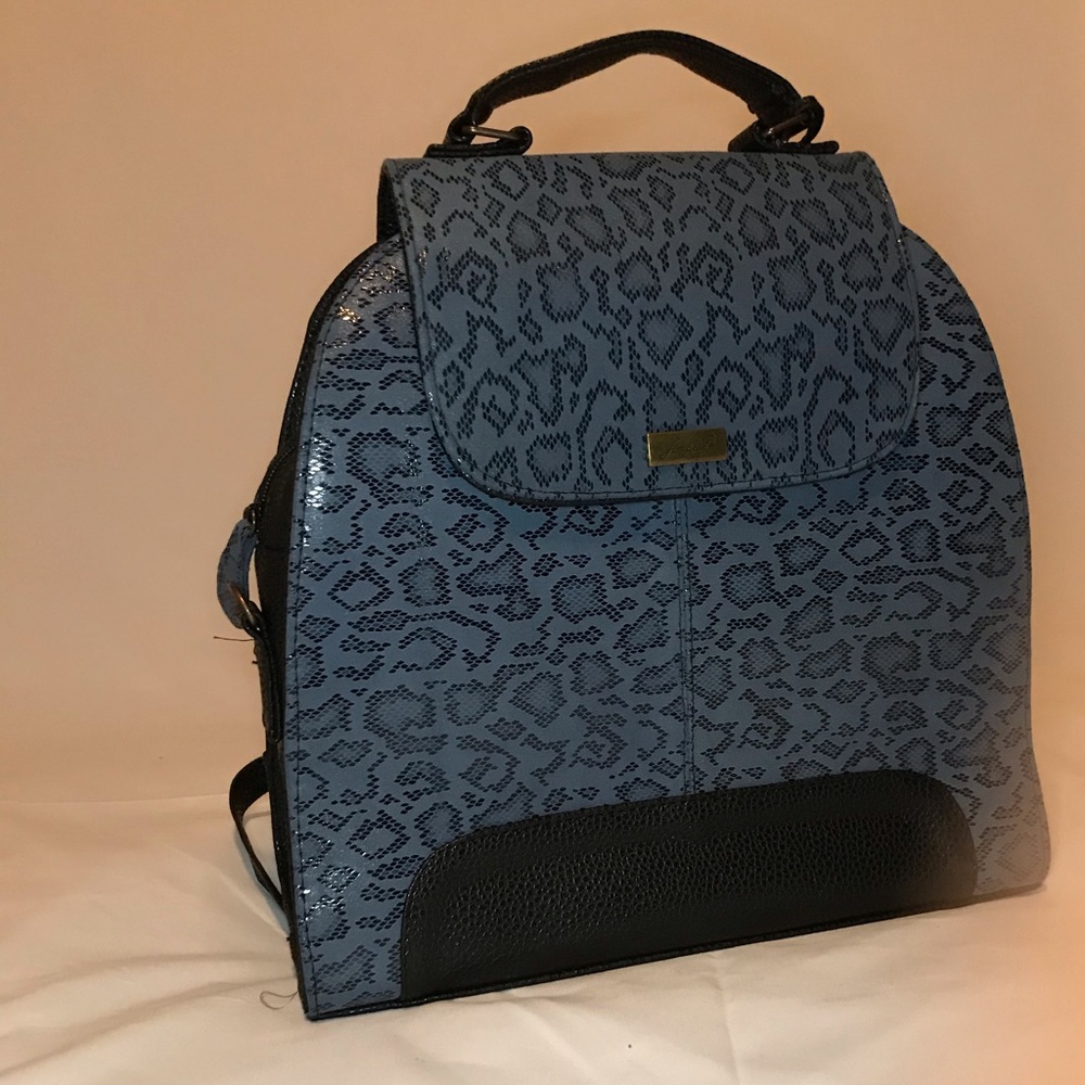 Women’s leather handbag/backpack